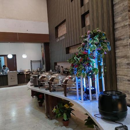 City Hotel Tasikmalaya Bagian luar foto