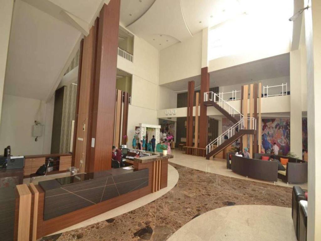 City Hotel Tasikmalaya Bagian luar foto