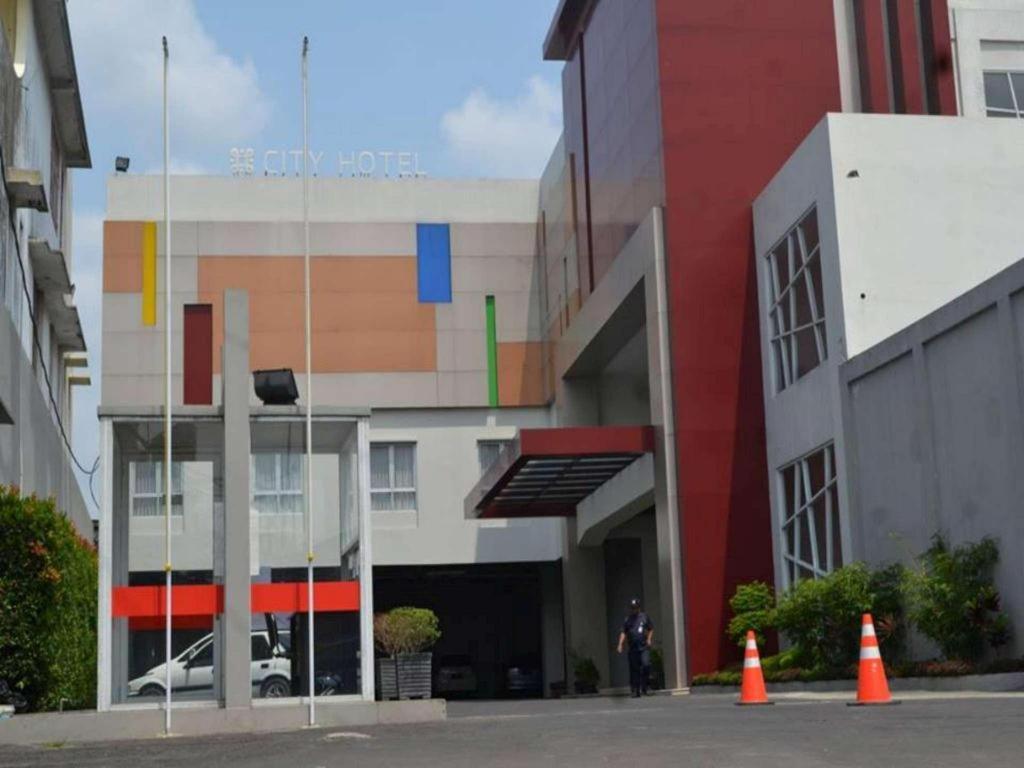 City Hotel Tasikmalaya Bagian luar foto