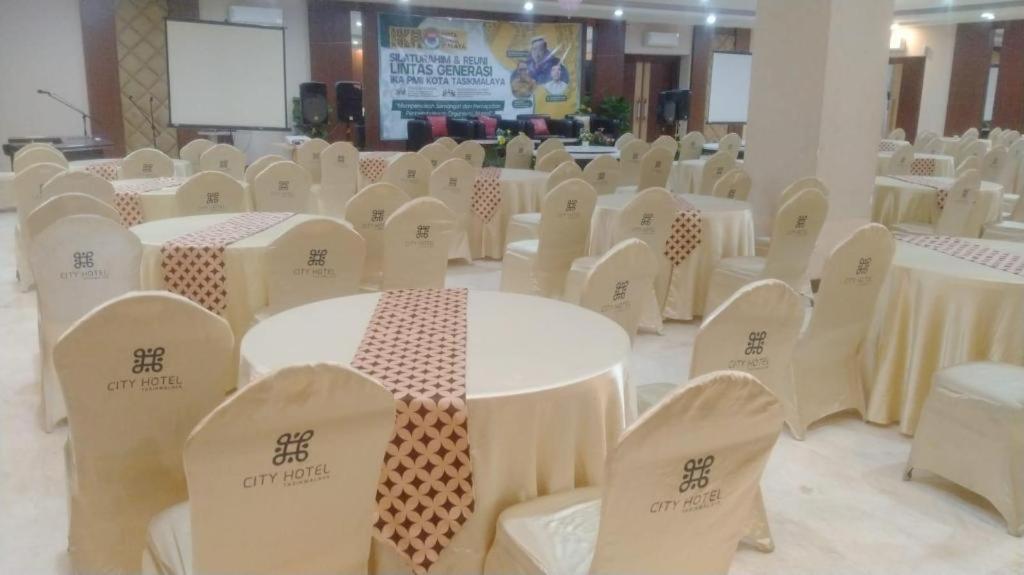 City Hotel Tasikmalaya Bagian luar foto