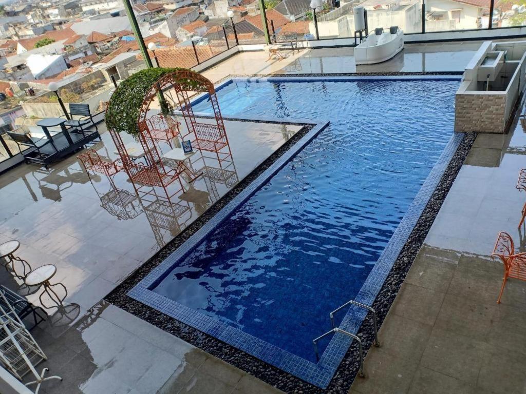 City Hotel Tasikmalaya Bagian luar foto